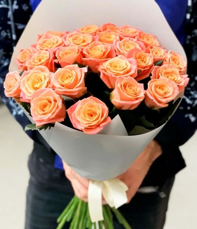 25 оранжевых роз