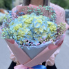 Букет_Радужный букет с голубой гортензией Букет_Радужный букет с голубой гортензией